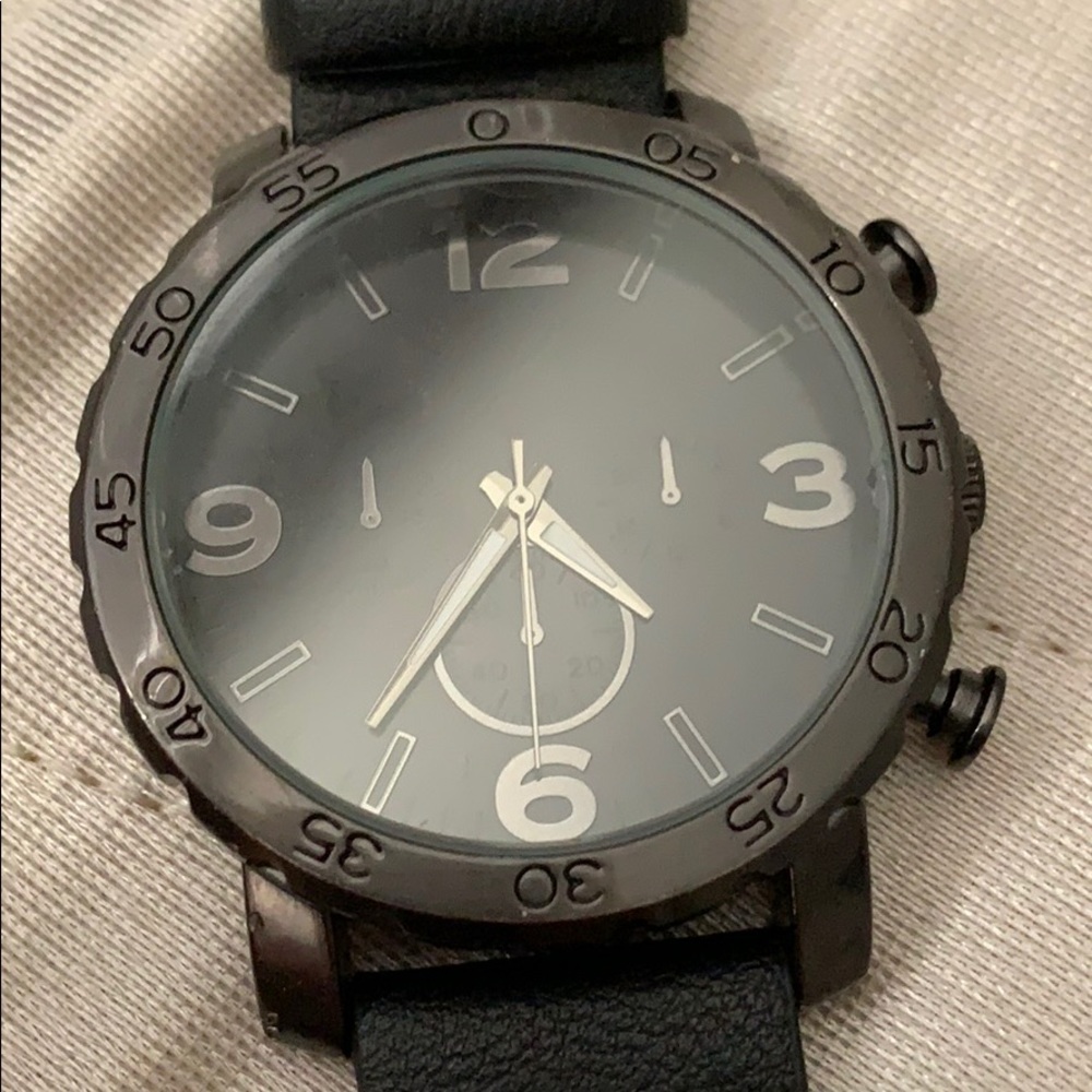 watch - Picture 2 of 4